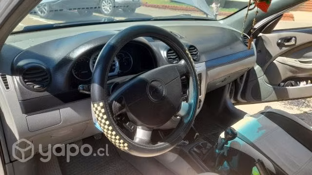 Se vende automóvil Chevrolet optra limited