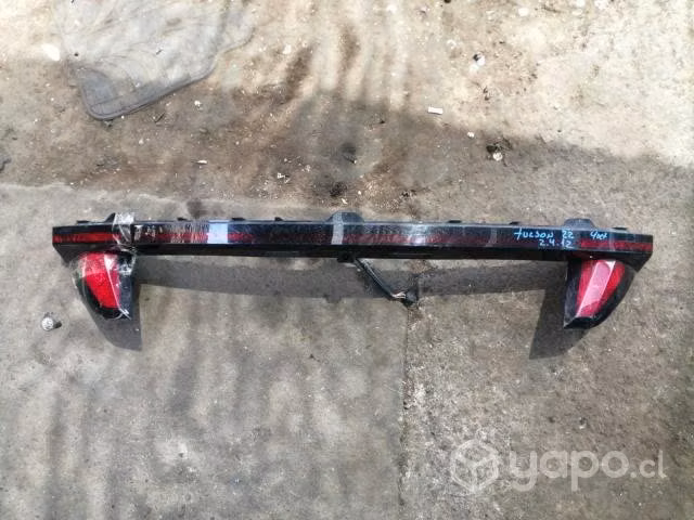 Moldura parachoque trasero hyundai tucson 2022