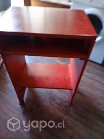 Escritorio rojo