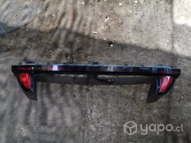 Moldura parachoque trasero hyundai tucson 2022