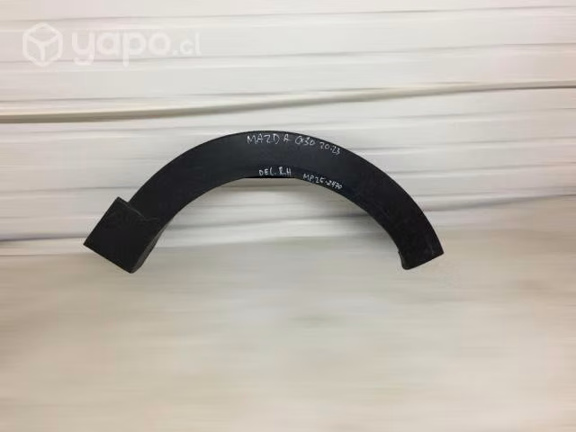 Moldura de rueda delantera rh mazda cx30 20-23