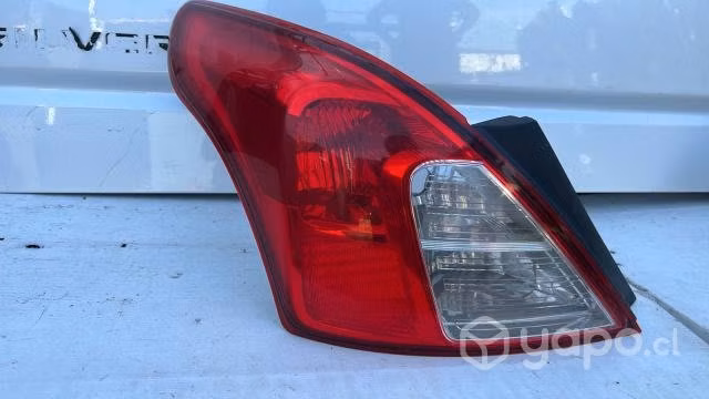 Foco izquierdo nissan versa (15-18)