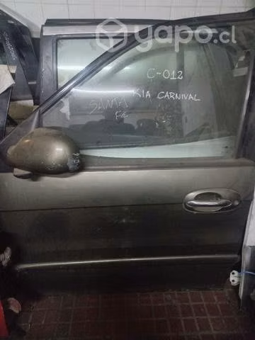 Puerta delantera izquierda kia carnival 2002