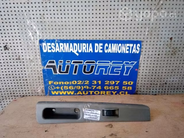 Boton alzavidrio puerta tras der Great Wall Wingle
