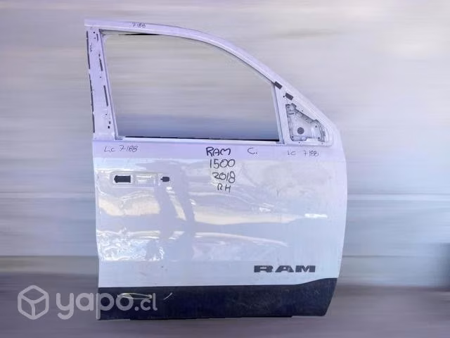 Puerta delantera rh dodge ram 1500 2018