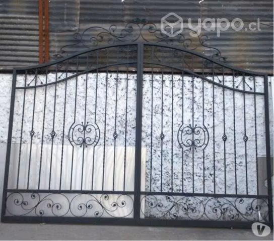 Portón de 2 hojas, fierro forjado