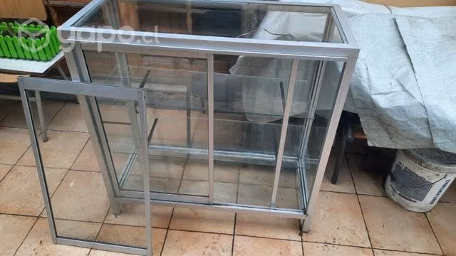 vitrina de aluminio buen estado