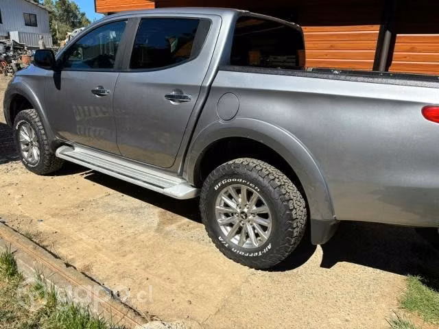 Mitsubishi new l200 Dakar 2.4