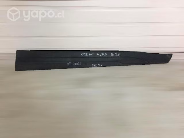 Moldura de puerta delantera rh nissan kicks 16-20