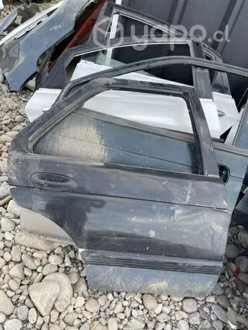 Puerta trasera derecha v16