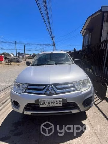 Mitsubishi montero sport 2014