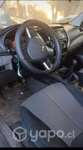 Mitsubishi l200 2018