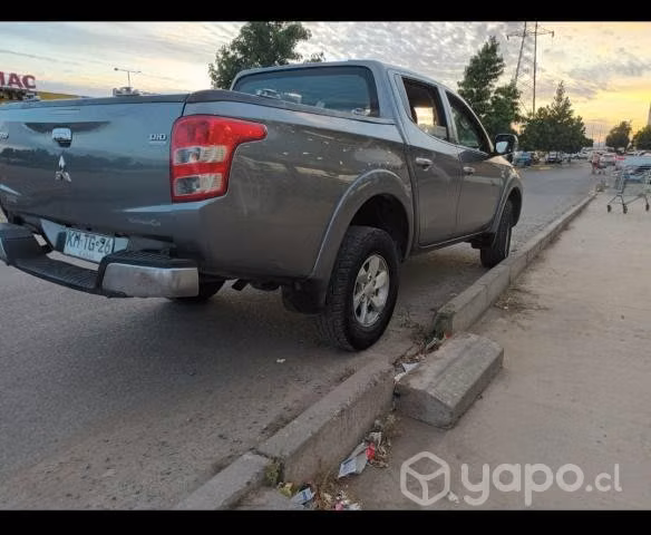 Mitsubishi l200 2018