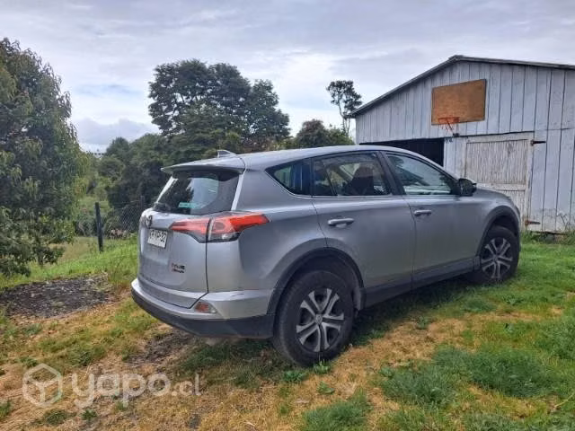 Toyota RAV 2018. 4X2 2.0.