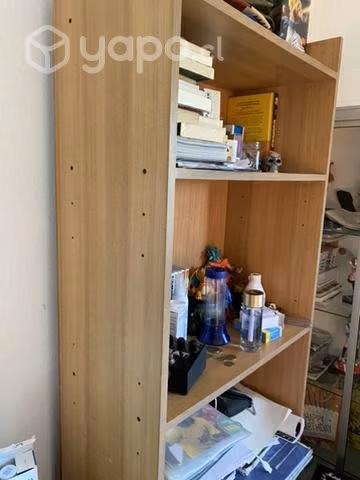 Estantería de madera