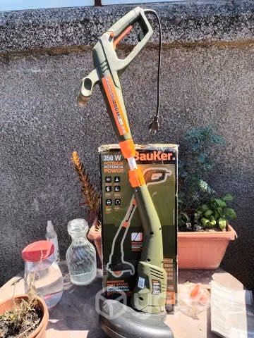 Orilladora Bauker 350 W mod.YT5262 mas accesorios