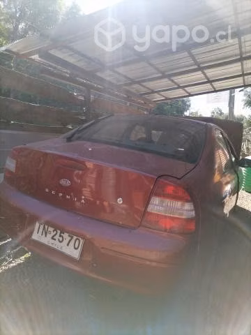 Se vende kia sephia rojo automático