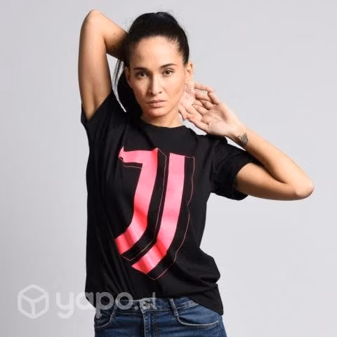 Polera Mujer Juventus C/ Logo 3D Fucsia