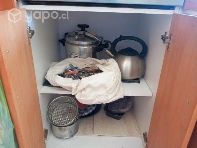 Platos,Vasos, Cristales,Ollas. Etc
