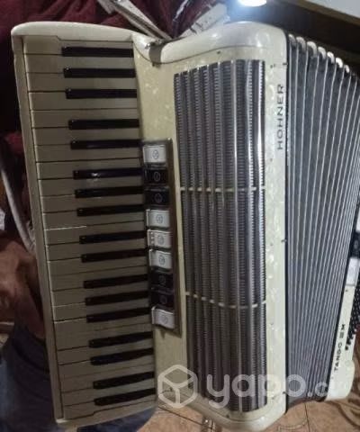 Acordión Hohner alemana