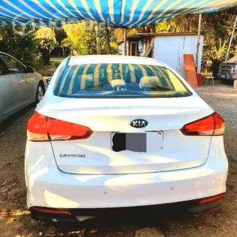 Kia, cerato 1.6, caja 6ta full equipo
