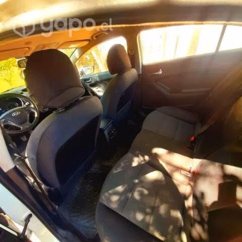 Kia, cerato 1.6, caja 6ta full equipo