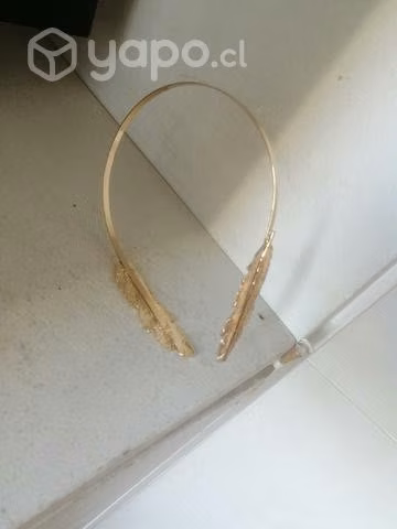 Tiara para el cabello con plumas