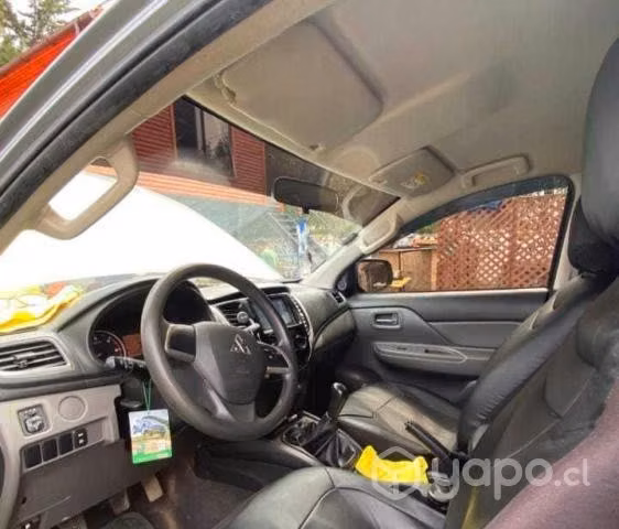Mitsubishi l200 2018