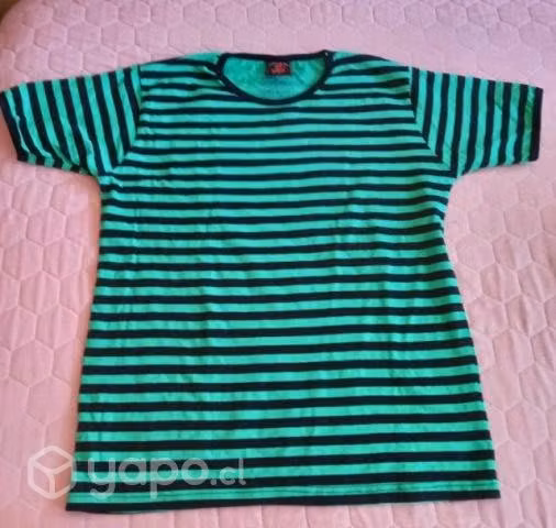Polera rayada verde con negro