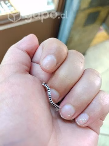 Hermoso anillo de plata