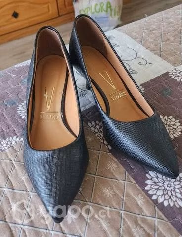 Tacones negro vizzano y rosa zara