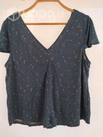 Polera de estrellas marca Greenfield L