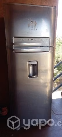 Refrigerador marca electrolux de 403 litros.