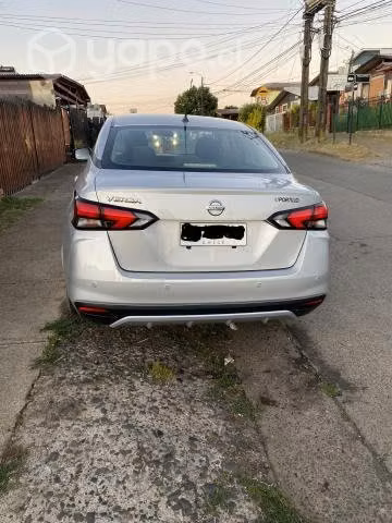Nissan versa 2022