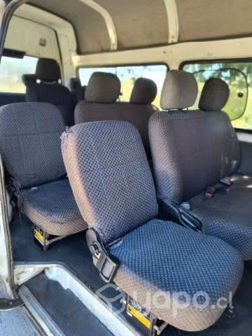 Minibús transporte remunerado llegar y trabajar