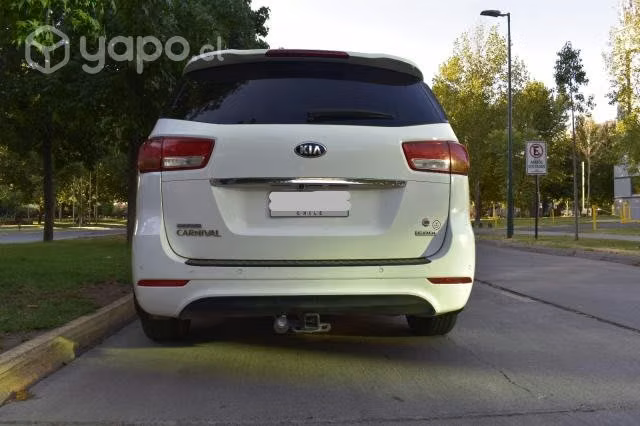 Kia motors grand carnival 2016