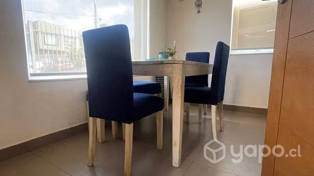 Comedor de madera 3 sillas y banqueta