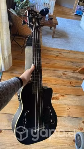 U-bass marca Kala