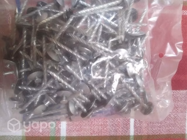 Clavos techo