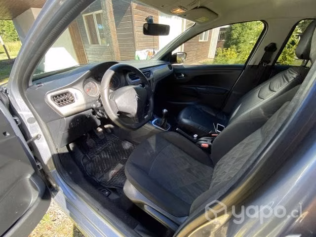 Citroen c Elysee 2018 diésel full Equipo