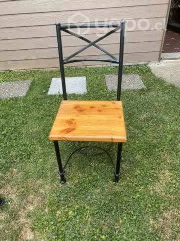 Mesa de madera y fierro con sus 4 sillas - Imagen 2
