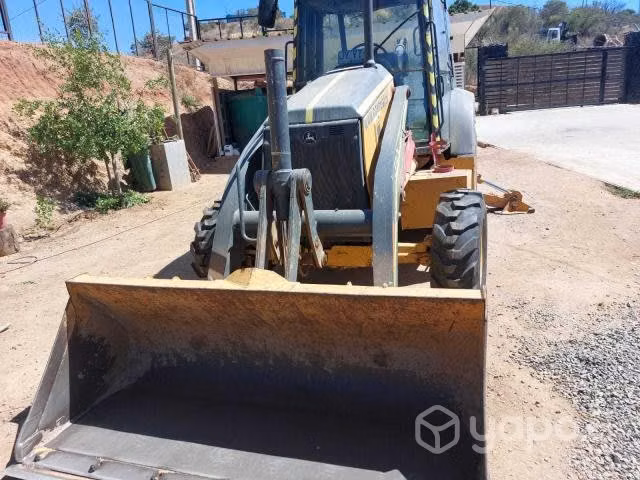 Retroexcavadora john dere modelo l320