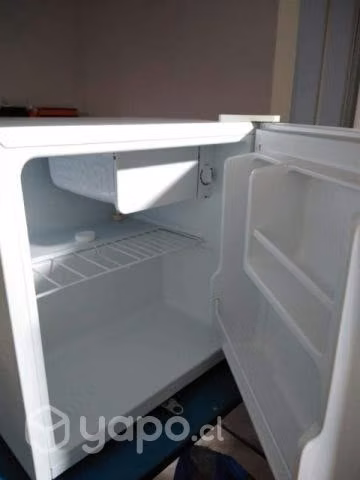 Frigobar color blanco