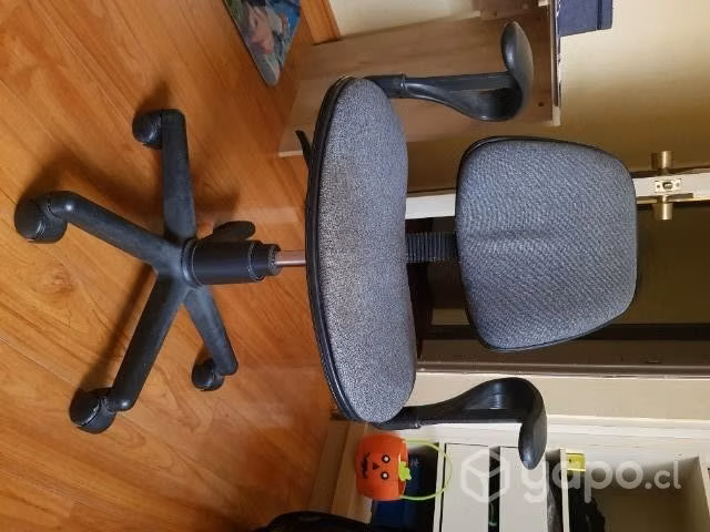 Silla de escritorio con ruedas