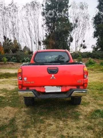Camioneta Mitsubishi l200 4x4