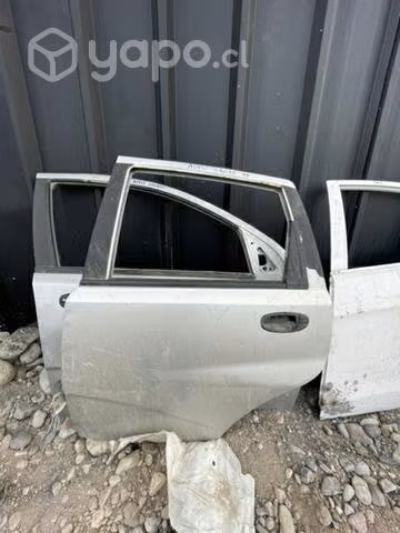 Puerta trasera izquierda aveo sports