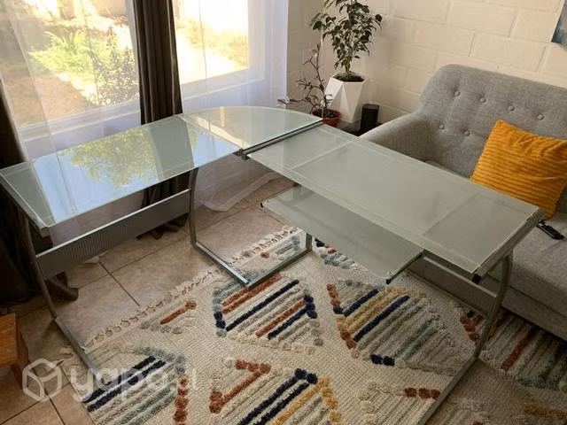 Escritorio en L aluminio y vidrio, excelente calid