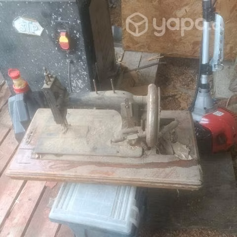 Máquina coser antigua