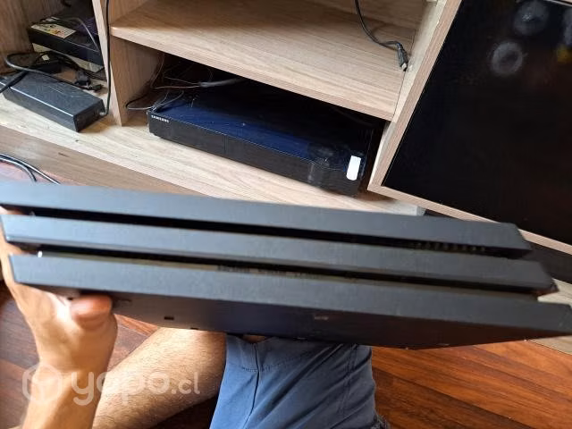 Ps4 Pro + juegos + controles + cables