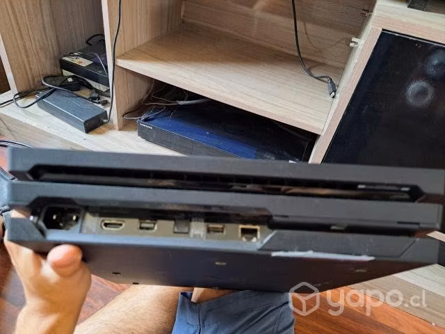 Ps4 Pro + juegos + controles + cables
